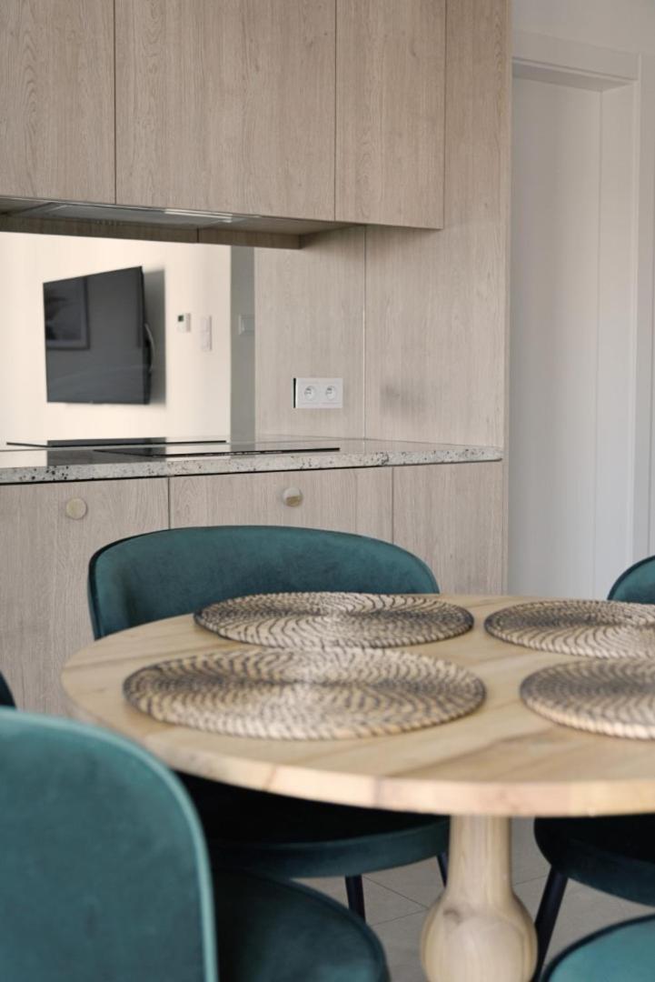 Rewal -2 Bedroom- Premium Baltic Apartment With Spa Access エクステリア 写真